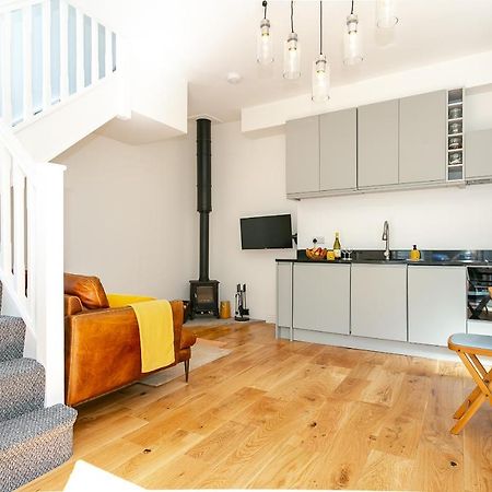 The Bs Hive, Modern, Stylish, 2 Bedroom House, In Harrogate Centre מראה חיצוני תמונה