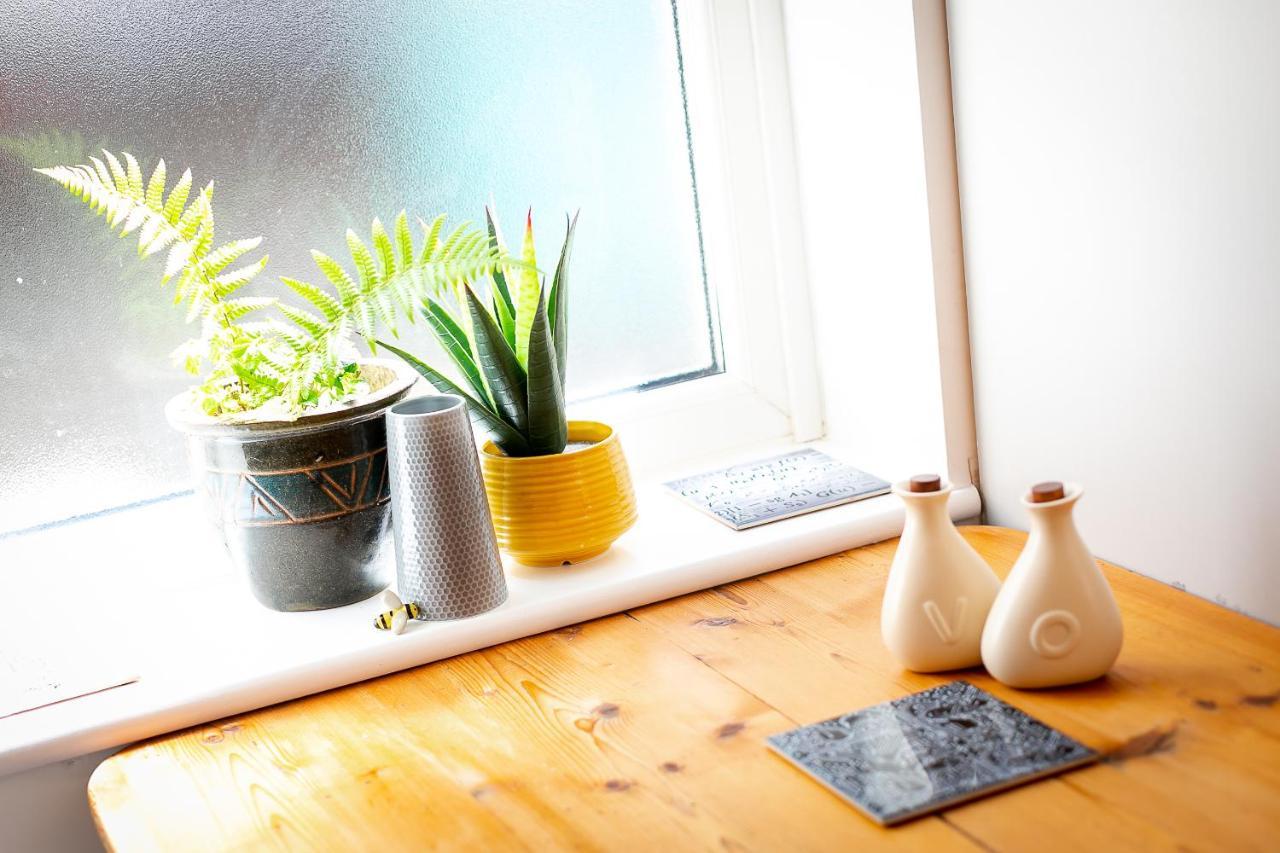 The Bs Hive, Modern, Stylish, 2 Bedroom House, In Harrogate Centre מראה חיצוני תמונה