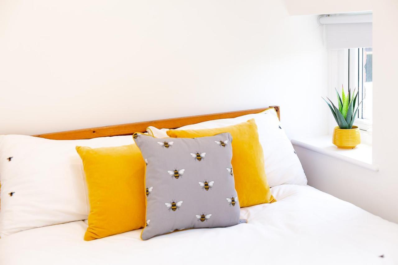 The Bs Hive, Modern, Stylish, 2 Bedroom House, In Harrogate Centre מראה חיצוני תמונה